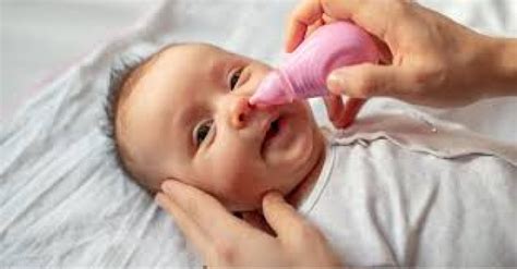 طريقة تنظيف انف الرضيع
